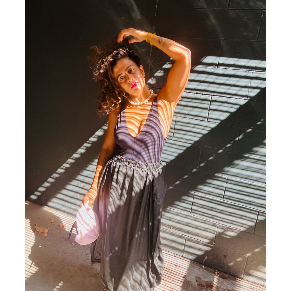 NELLY • Black High-Waisted Midi Skirt, M - Picture 14 of 16